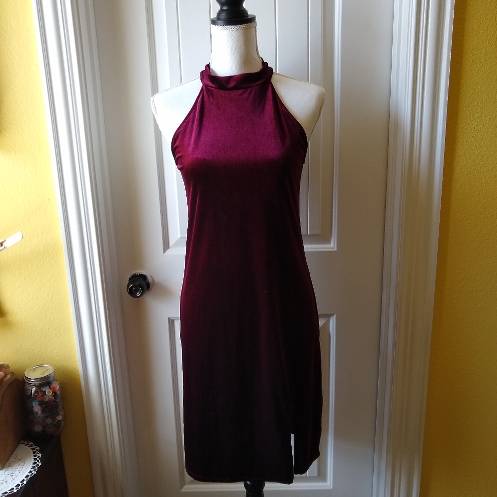 Green Envelope Burgundy Velvet Halter Midi Dress